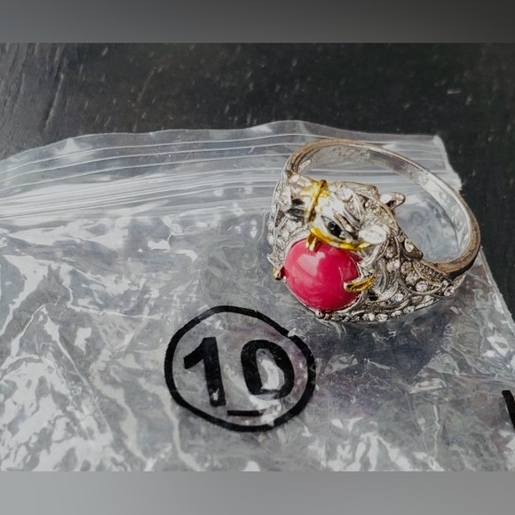 Creative Domineering Horse Embrace Red Crystal Fashion Ring Size: 10 NIB - Picture 11 of 11